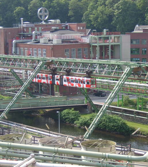 S-Bahn_durch_Bayer-wdr